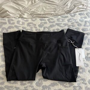 NWT Black Gottex Capri Leggings, size M